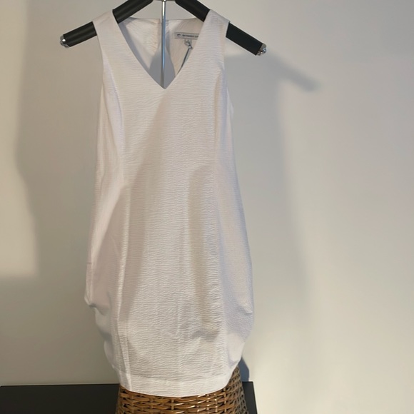 Southern Tide Baxlee Seersucker Dress. White. Size 2 (2) 4 (1). NWT - Picture 1 of 5